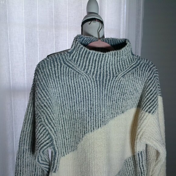BAREFOOT DREAMS COZYCHIC NWTLong Sleeve Cowl Neck Cream w/Gray Stripe Sweater XL - Picture 2 of 9